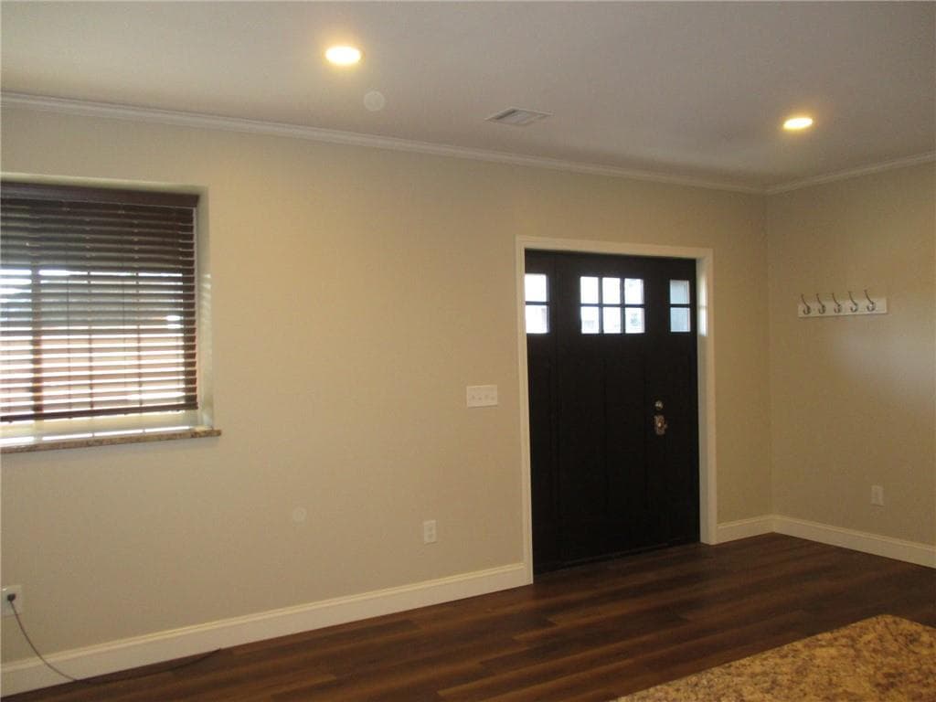 609 Armistice Boulevard photo 13