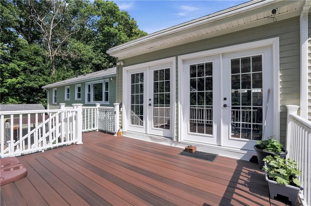 7 Byrd Avenue photo 4