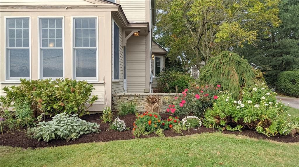 Single Family Residence at 169 Mathewson Road, Barrington, photo 36 of 45