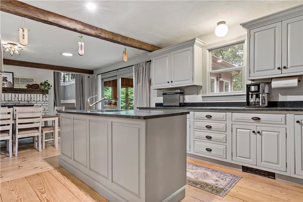 Single Family Residence at 172 Estelle Drive, South Kingstown, photo 2 of 45