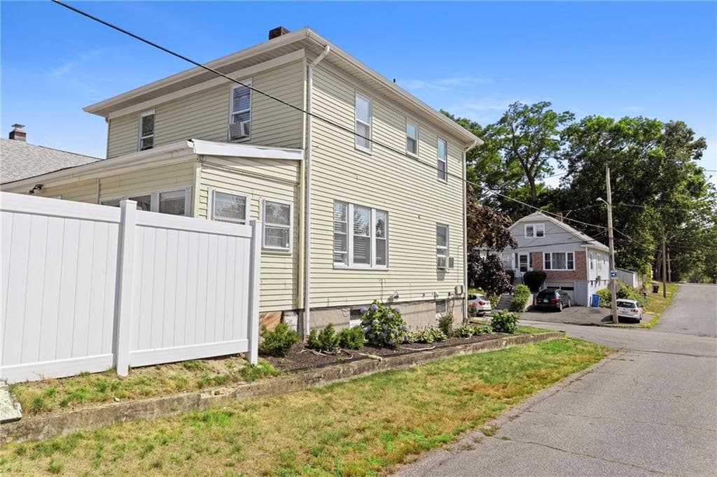 91 Mason Avenue photo 21