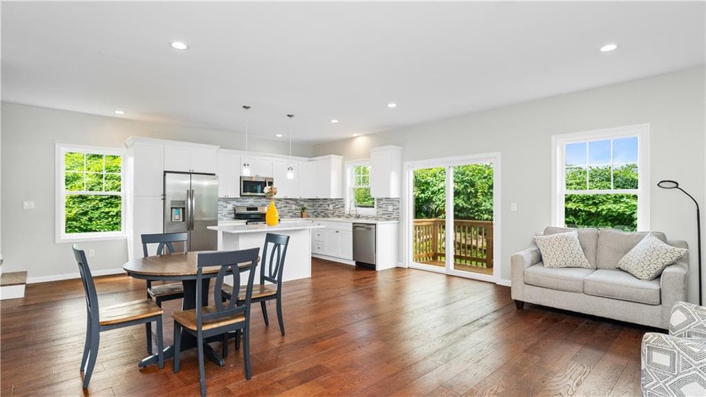 99 Ayda Rose Avenue photo 9