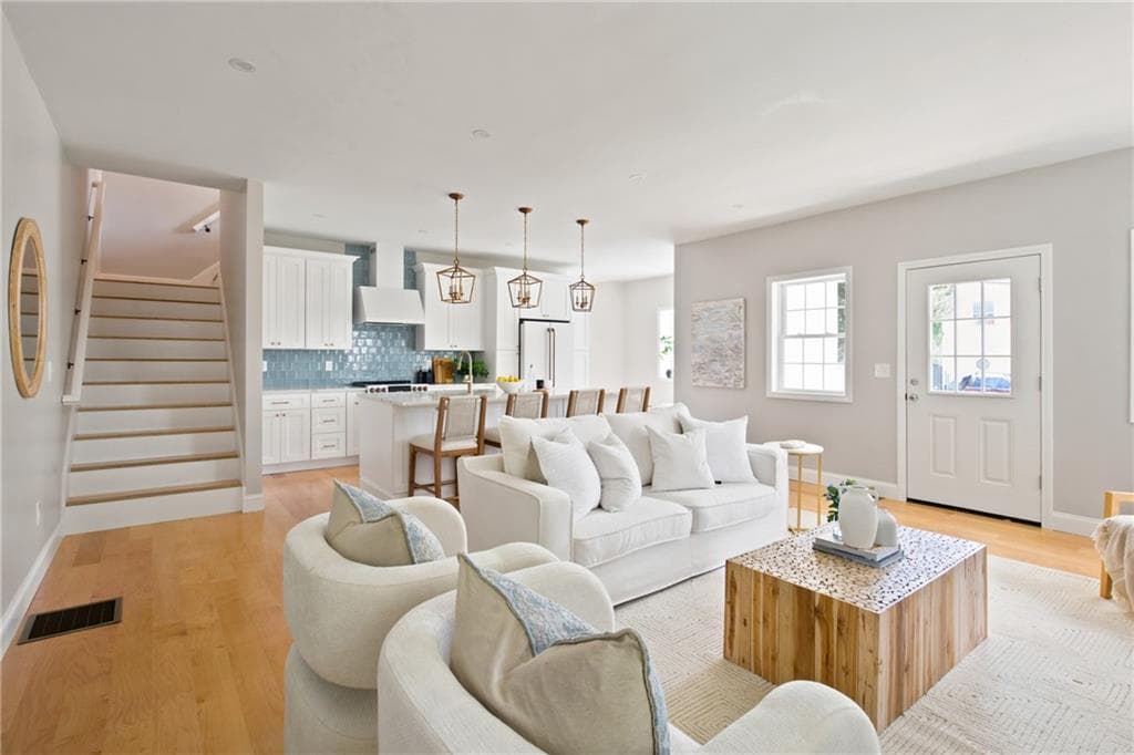 11 Juniper Street photo 12