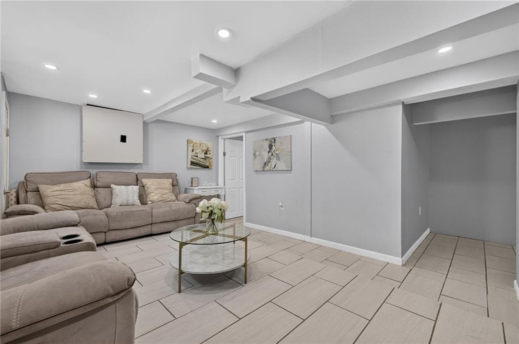 83 Myrtle Avenue photo 31
