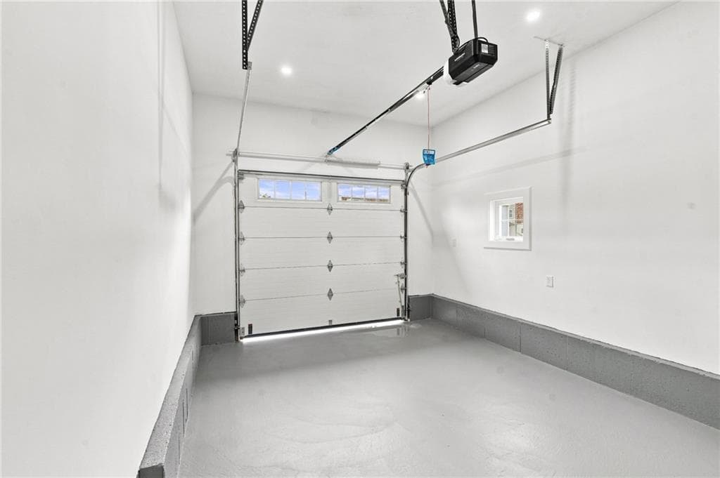 50 Planet Avenue photo 33