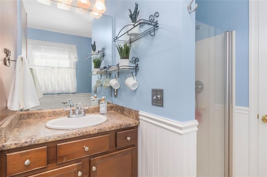 33 Charles Avenue photo 17