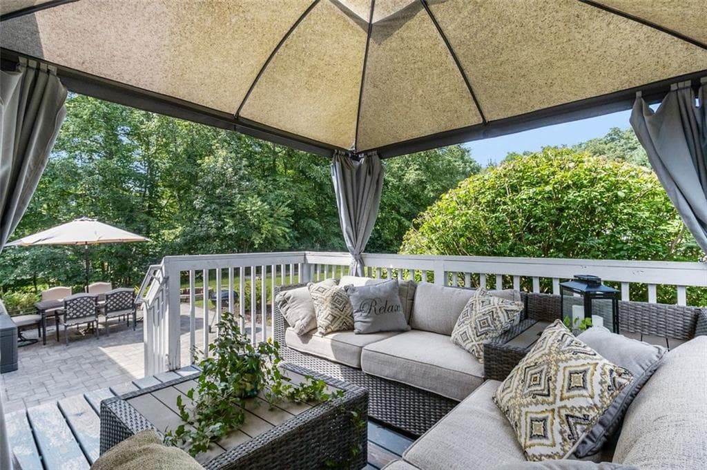 33 Charles Avenue photo 26