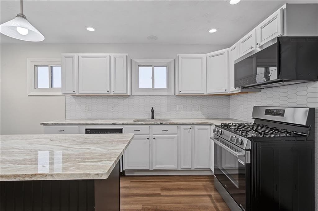 Single Family Residence at 786 Providence Street, West Warwick, photo 4 of 46