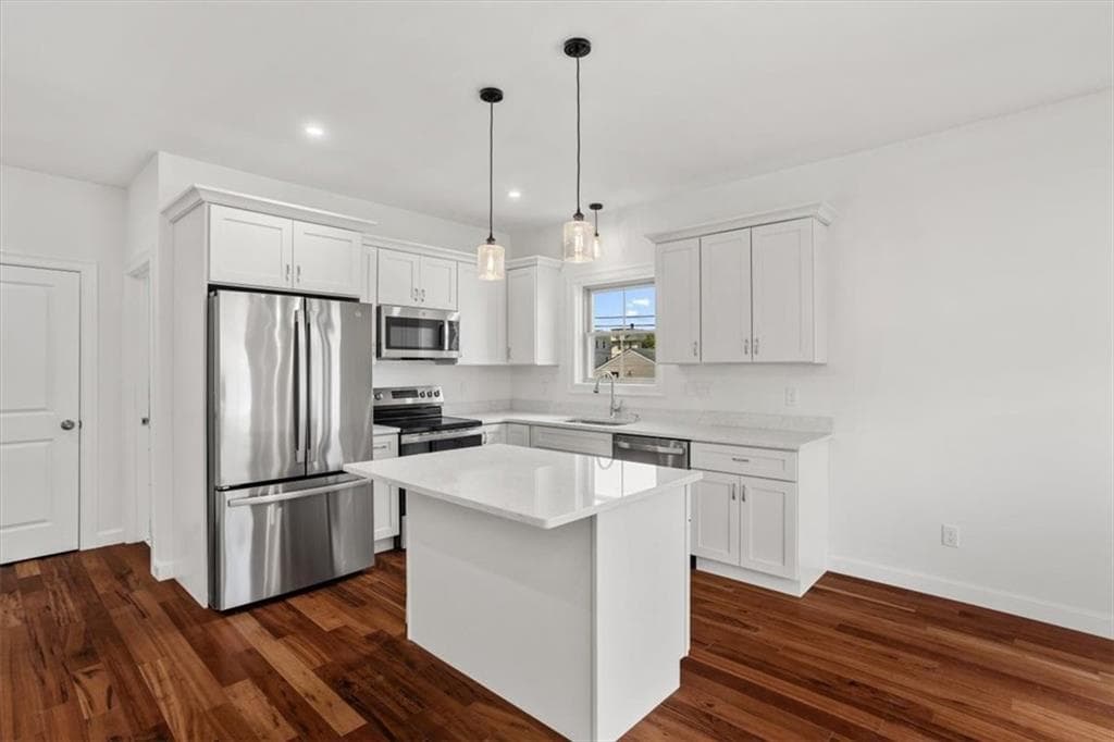 11 Stone Street UNIT E photo 5