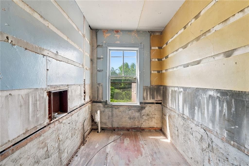 355 357 Williams Street photo 7