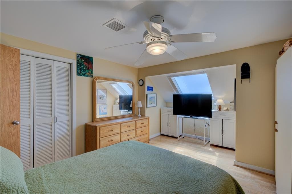 204 BELLEVUE Court UNIT 204 photo 23