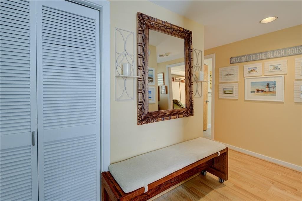 204 BELLEVUE Court UNIT 204 photo 18