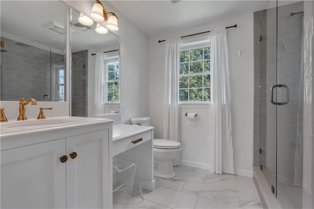 Single Family Residence at 6 Fleuette Drive, Bellingham, photo 18 of 40