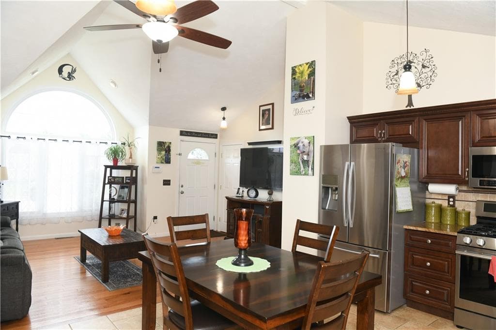 9 Mallory Court photo 8