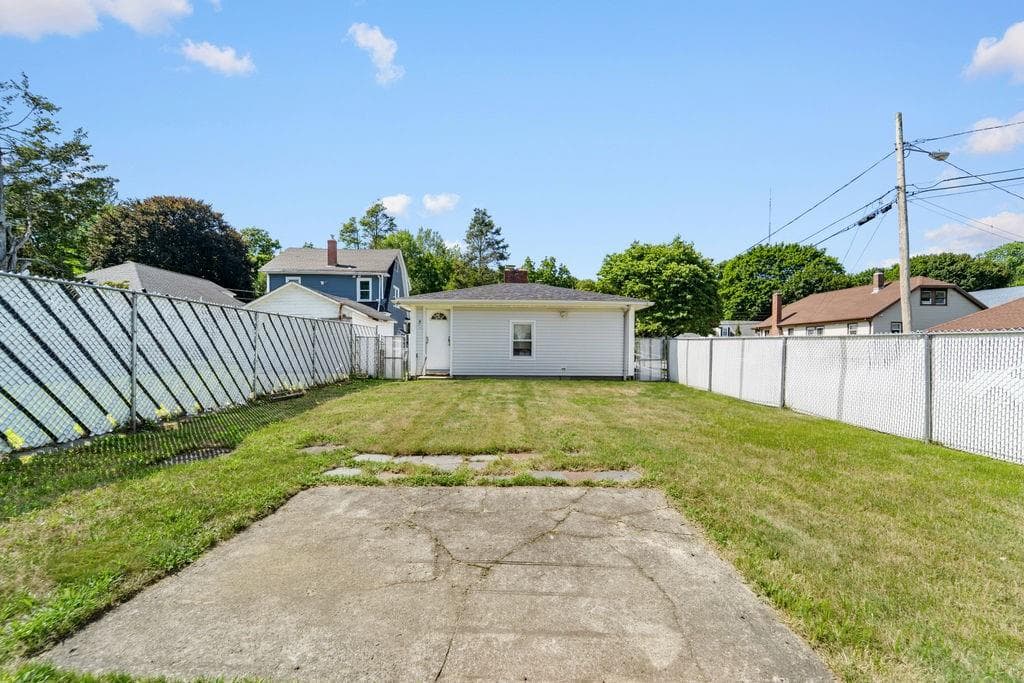 11 Hemlock Drive photo 5