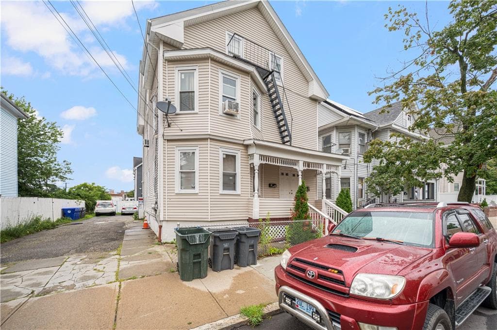 141 Burnett Street photo 2