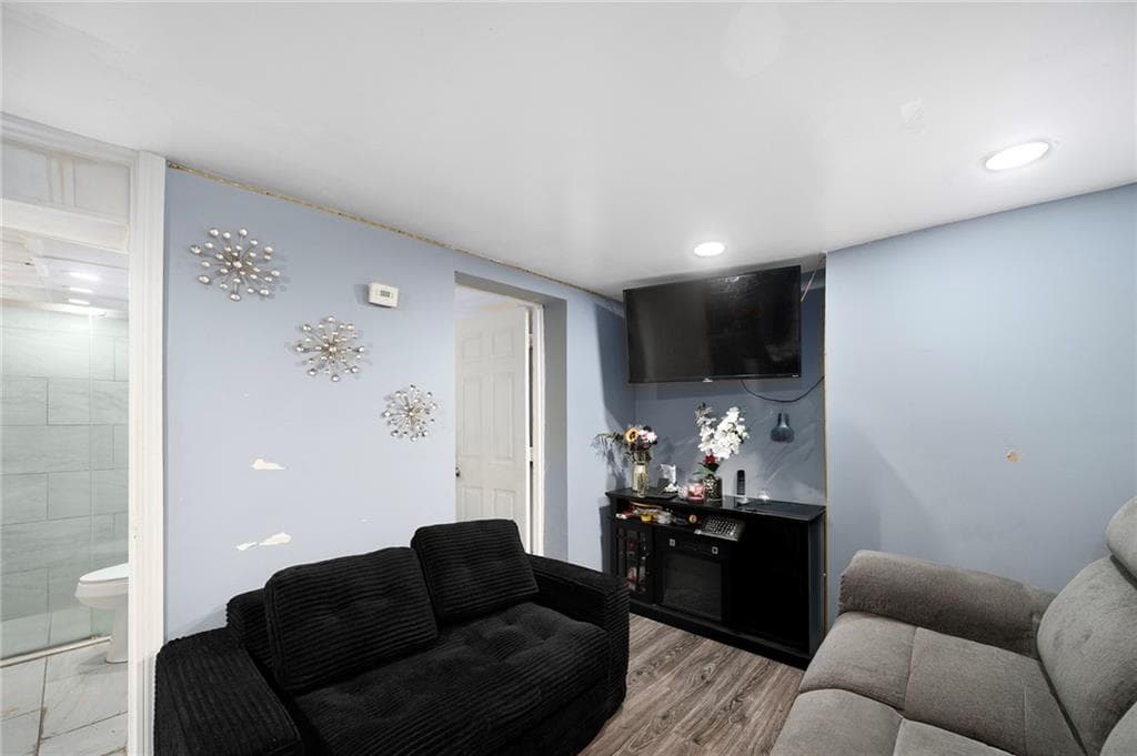 141 Burnett Street photo 4