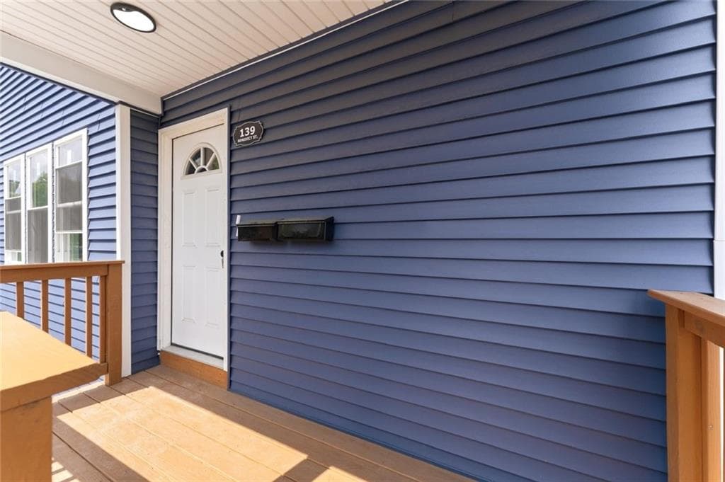 139 benedict Street photo 3