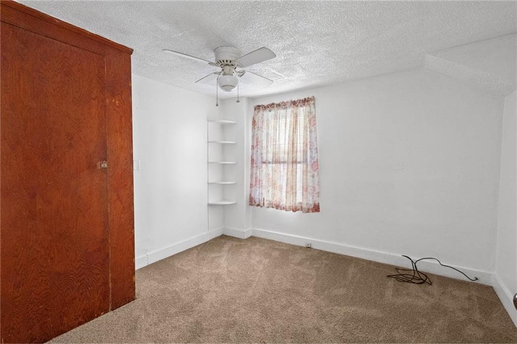 20 Spring Street W photo 24