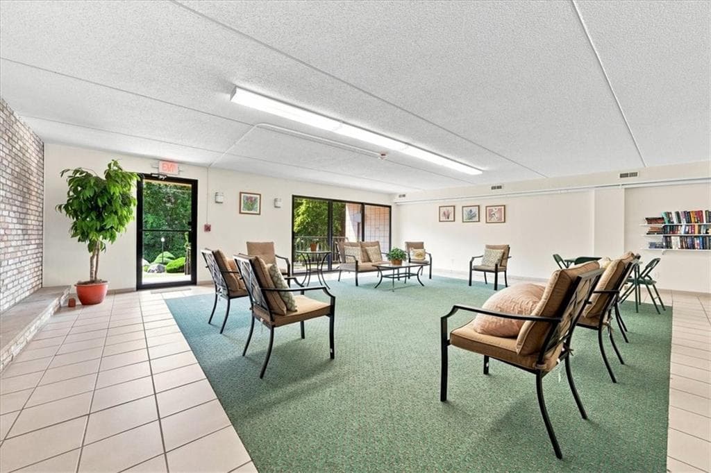 650 East Greenwich Avenue UNIT 5-201 photo 43