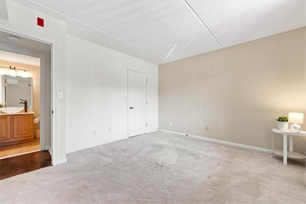 650 East Greenwich Avenue UNIT 5-201 photo 35
