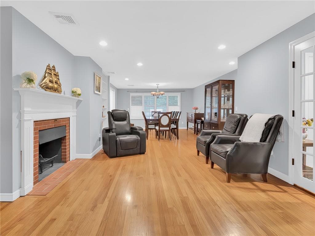 5 Colony Drive photo 5