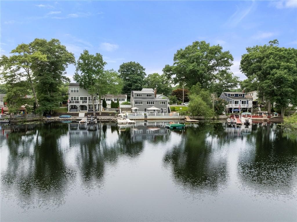 32 Treasure Island