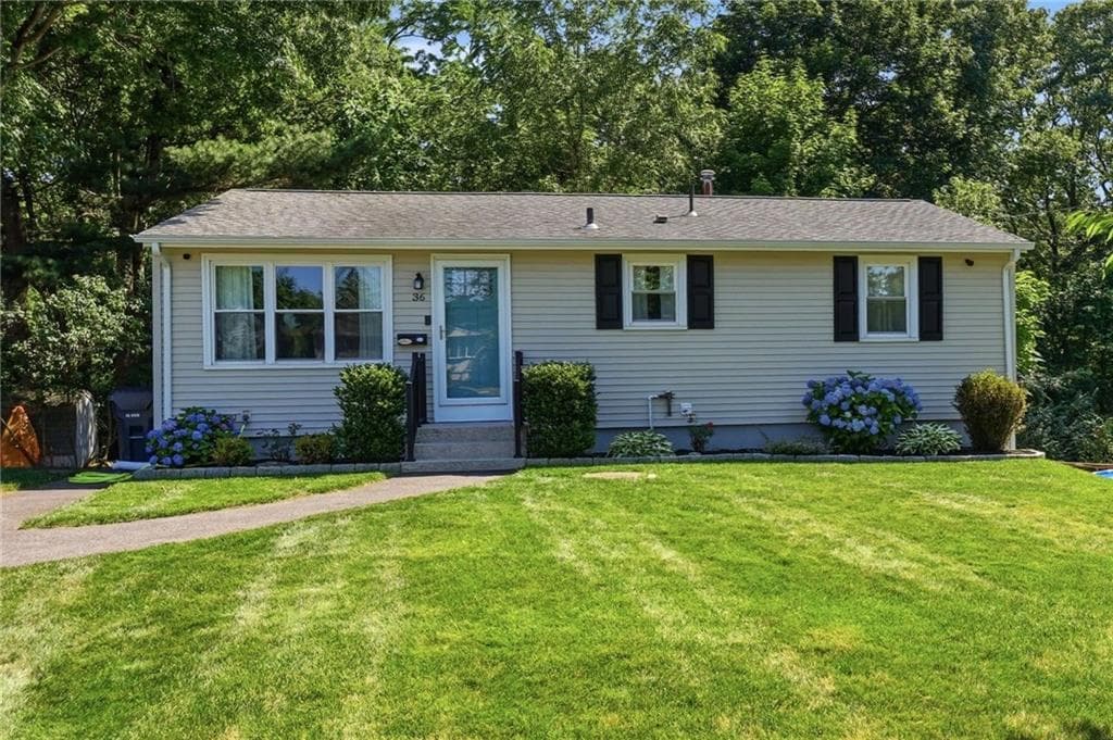 Single Family Residence at 36 Mary Beth Drive, Warwick, photo 2 of 26