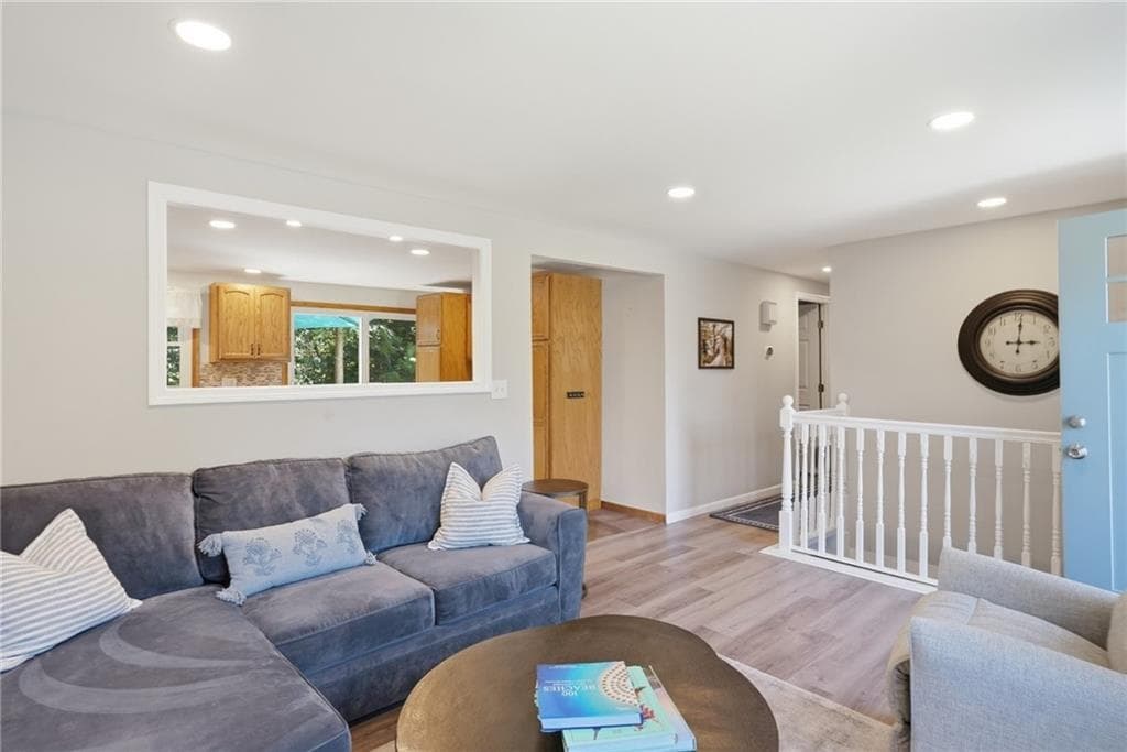 Single Family Residence at 36 Mary Beth Drive, Warwick, photo 6 of 26