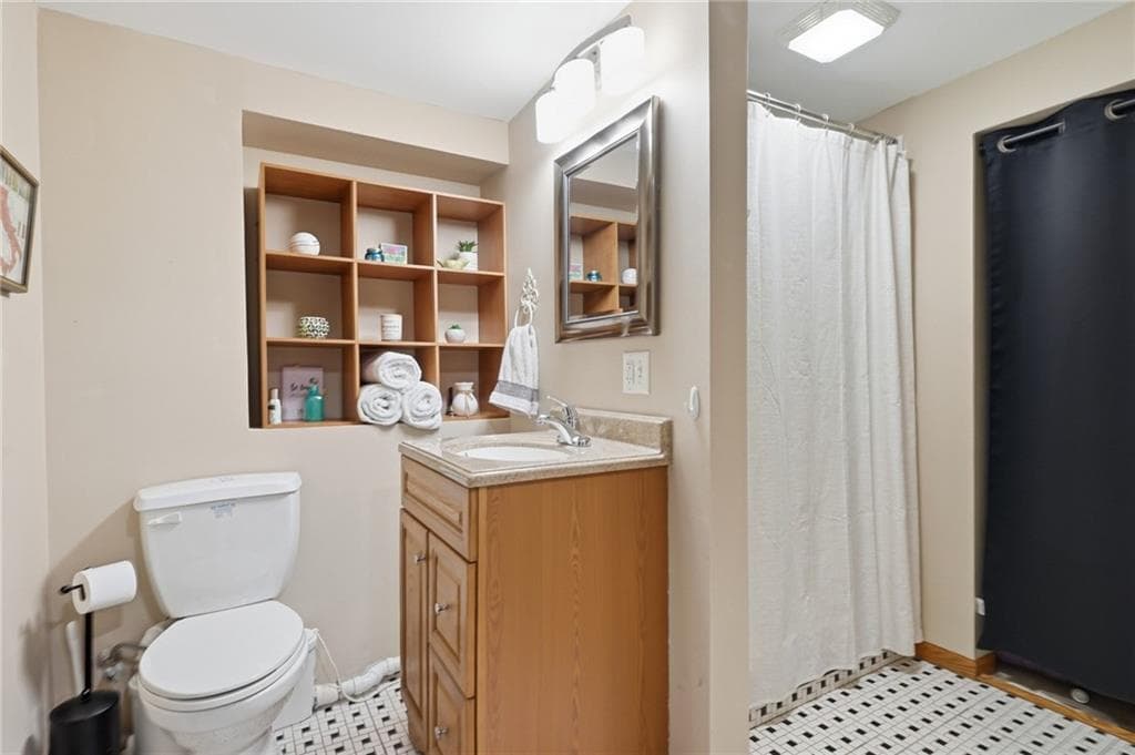 Single Family Residence at 36 Mary Beth Drive, Warwick, photo 19 of 26