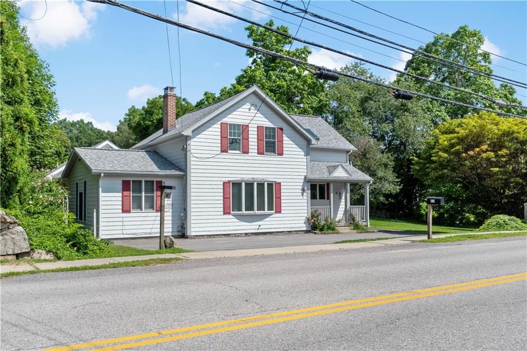 813 South Road photo 2