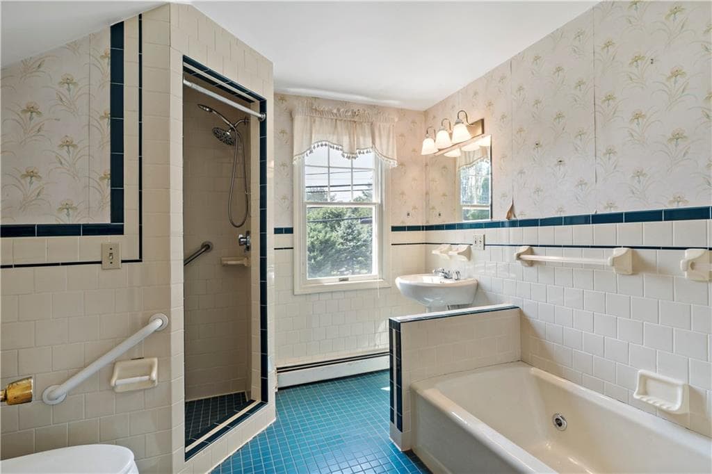 813 South Road photo 22