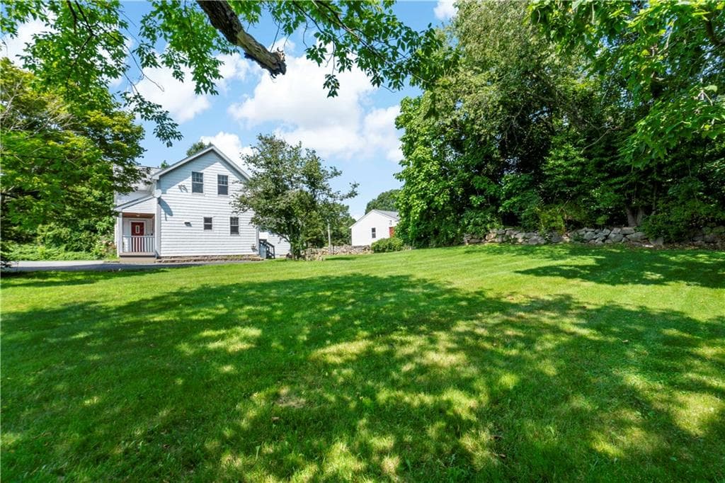 813 South Road photo 32