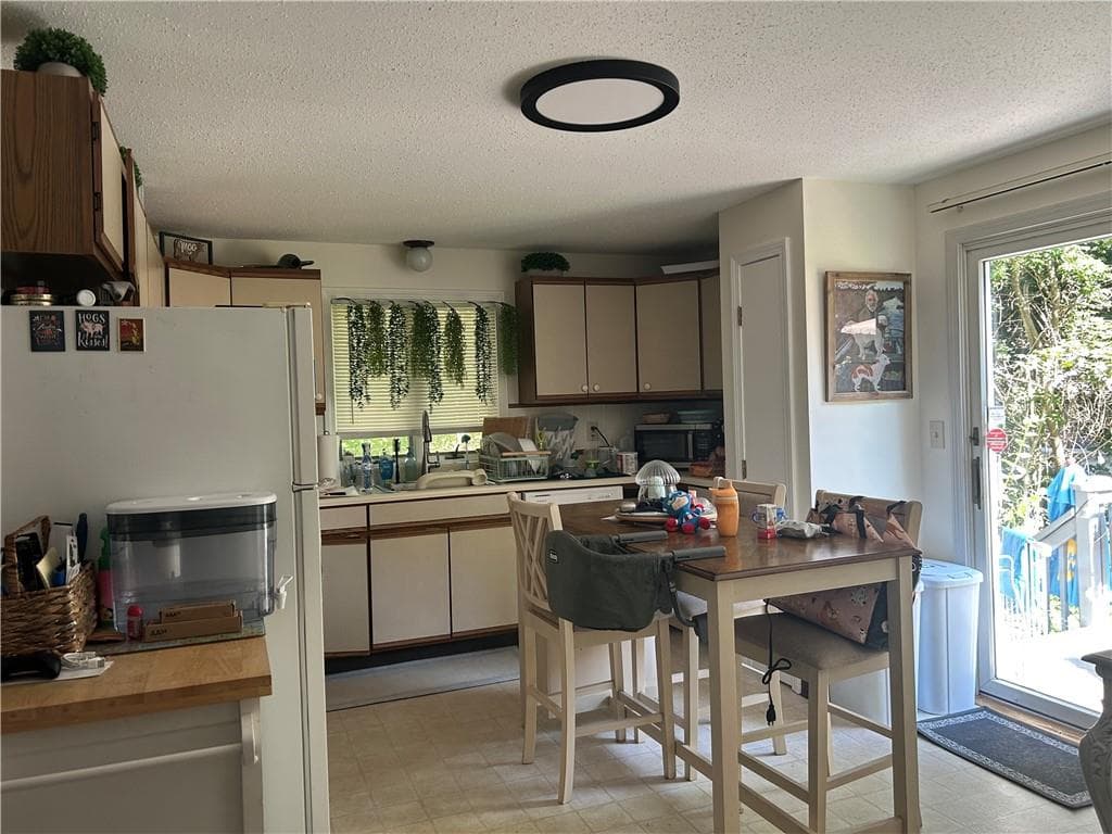 16 18 Manville Avenue photo 6