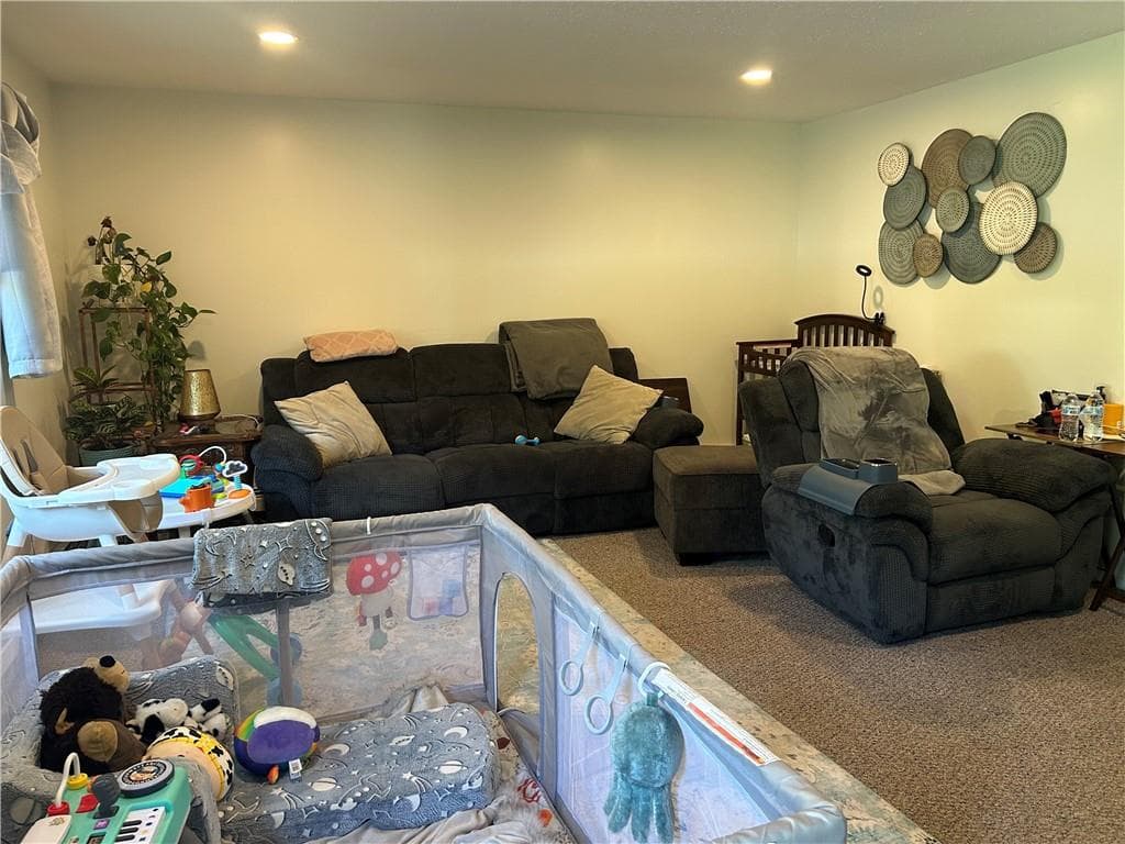 16 18 Manville Avenue photo 5