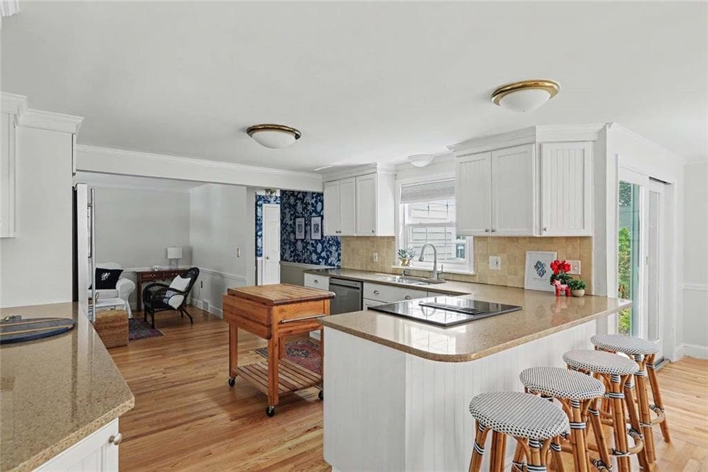 2 Woollett Court photo 22