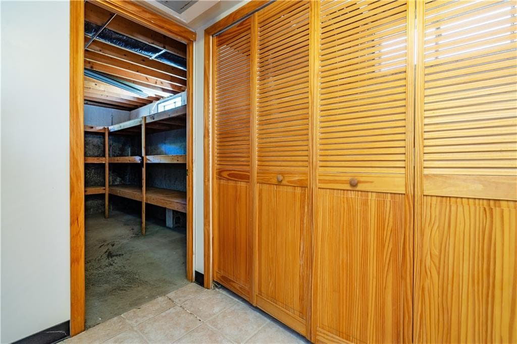 45 Brookdale Boulevard photo 32