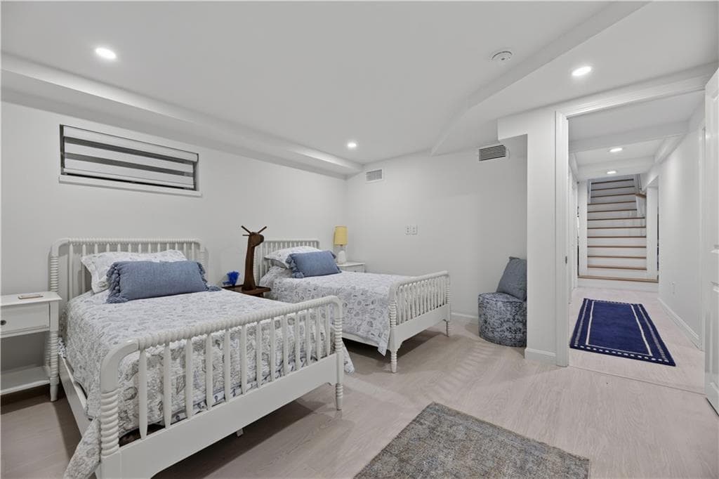 19 Moonlight Drive photo 36