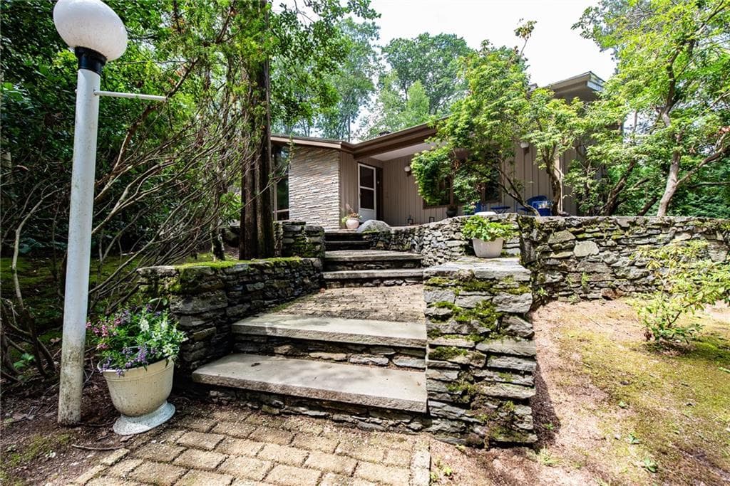 165 Kent Drive photo 3