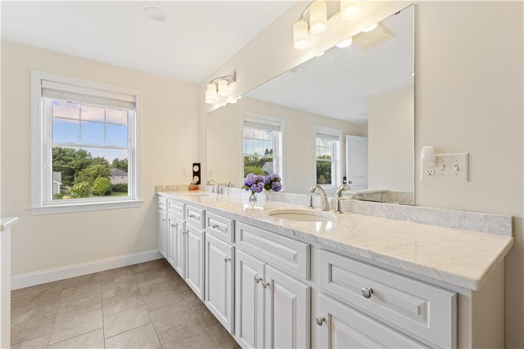 11 Aubin Street photo 32