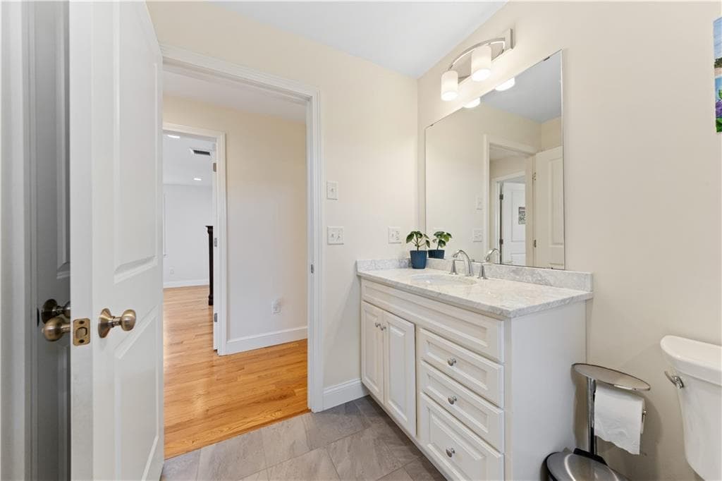 11 Aubin Street photo 28