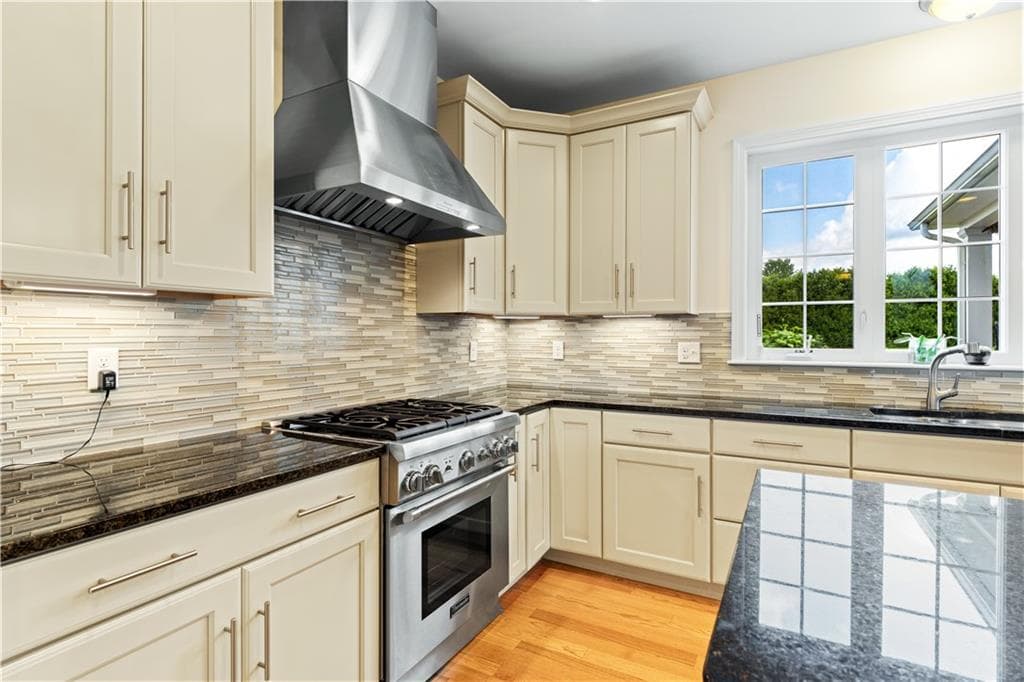 11 Aubin Street photo 4