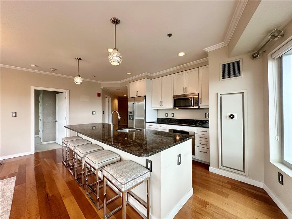 100 Exchange Street UNIT 807 photo 17