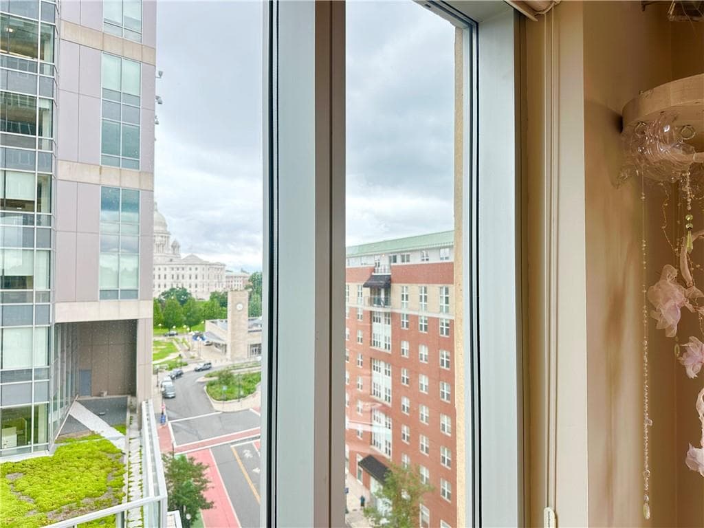 100 Exchange Street UNIT 807 photo 37
