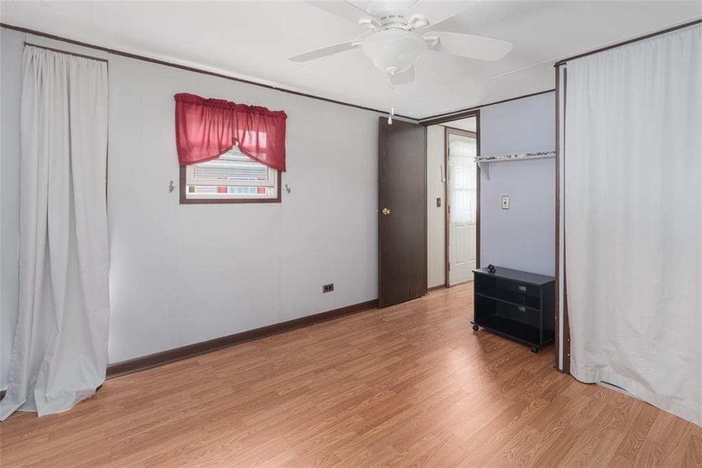 979 unit 8 Tollgate Road photo 13