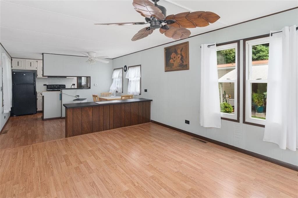 979 unit 8 Tollgate Road photo 4