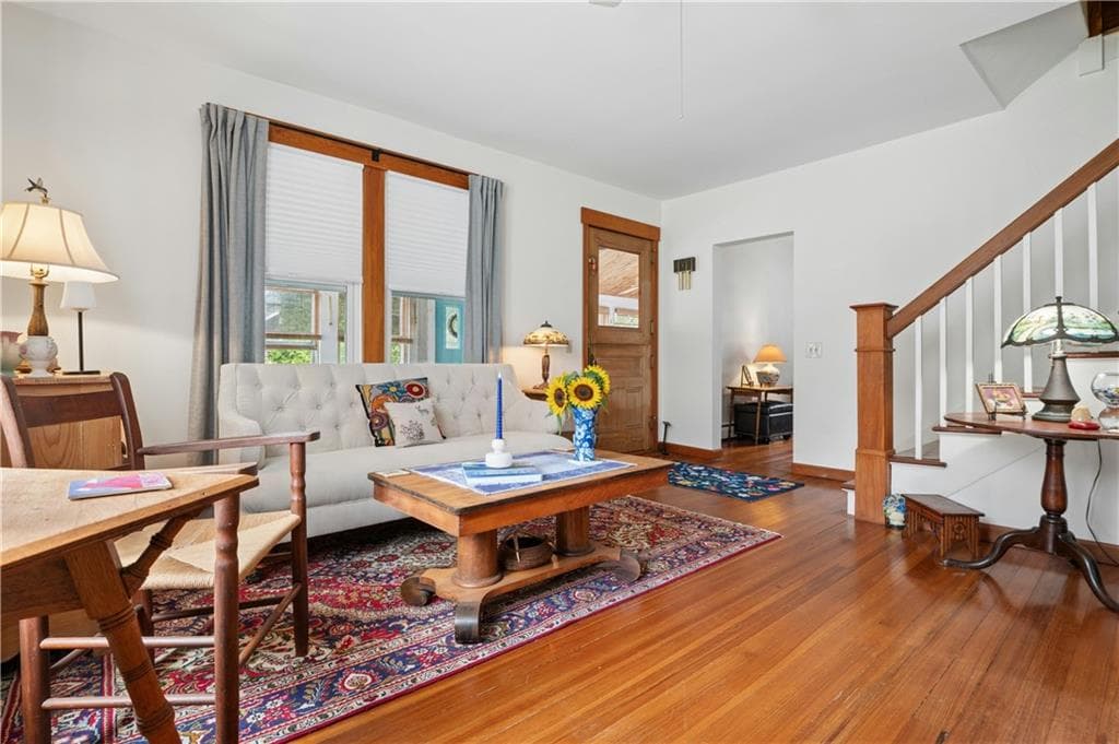 29 Howland Avenue photo 6