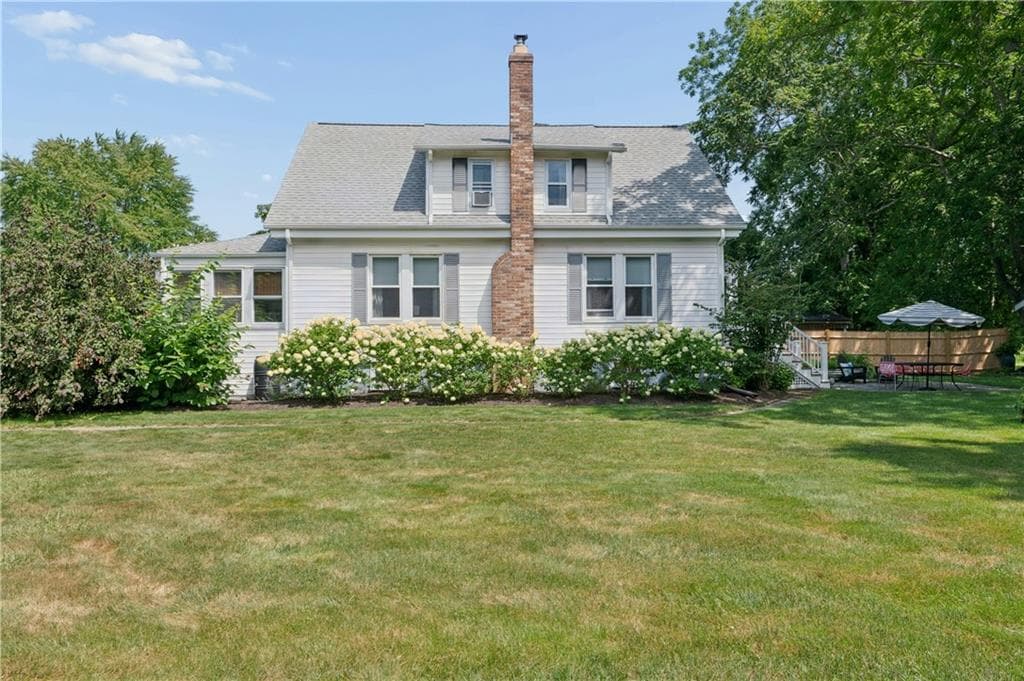 29 Howland Avenue photo 36