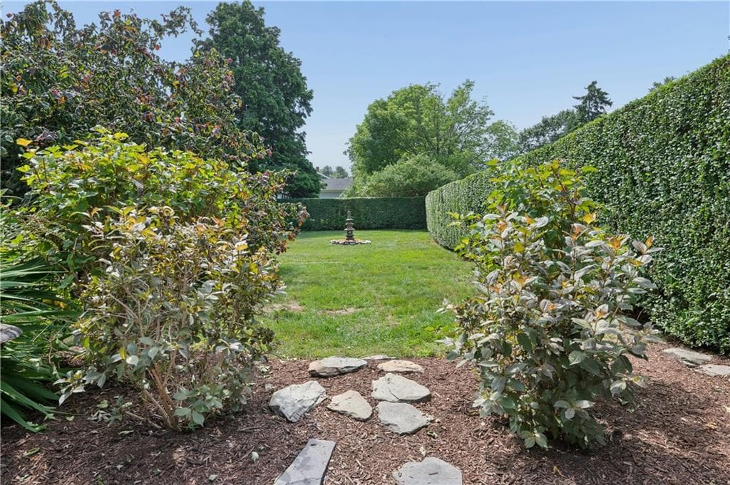 29 Howland Avenue photo 33