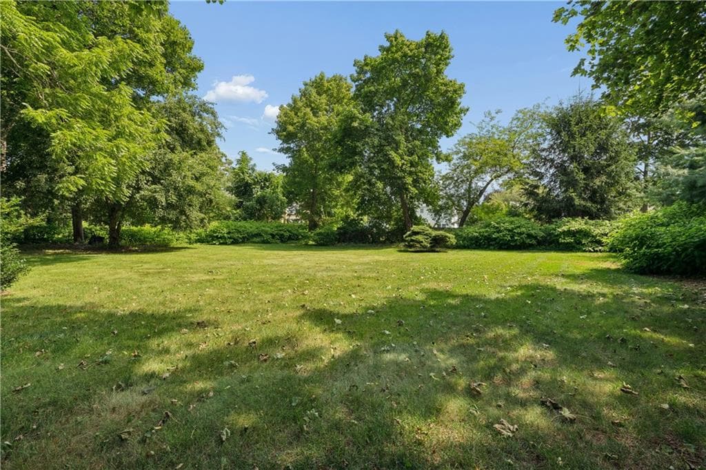 29 Howland Avenue photo 41